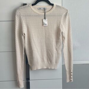 NWT Zara sweater with pearl buttons size M